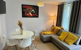 Brand New Flat 5 With Free Parking And Fast Wifi